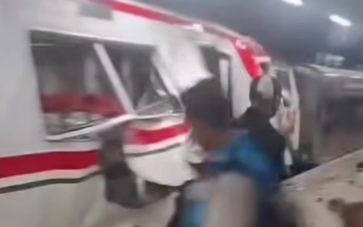 Thumbnail Berita - Menhub Prihatin Tabrakam KRL Vs Argo Bromo, Dukung KNKT Selidiki Penyebab Insiden