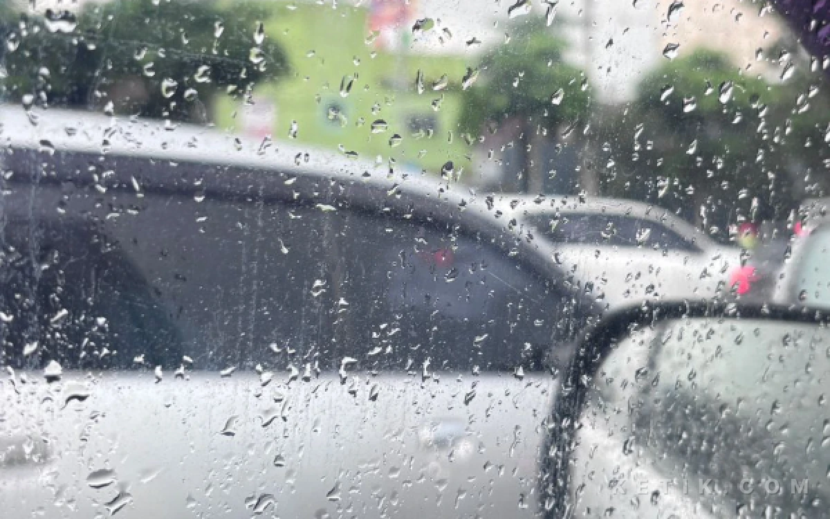 Thumbnail Berita - Kota Mojokerto dan Madiun Diprakirakan Hujan Ringan, Cek Info Cuaca Hari ini