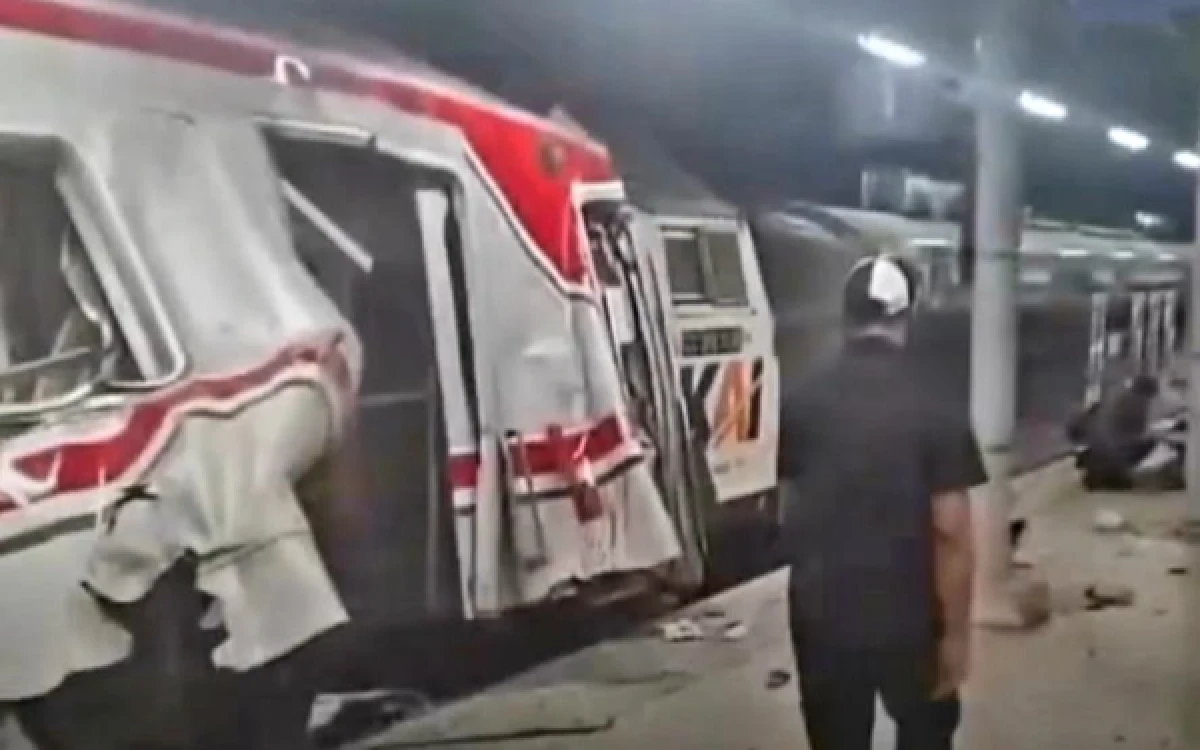 Thumbnail Berita - Update Tabrakan KRL Vs Argo Bromo! 5 Orang Meninggal Dunia, 79 Penumpang Luka-luka