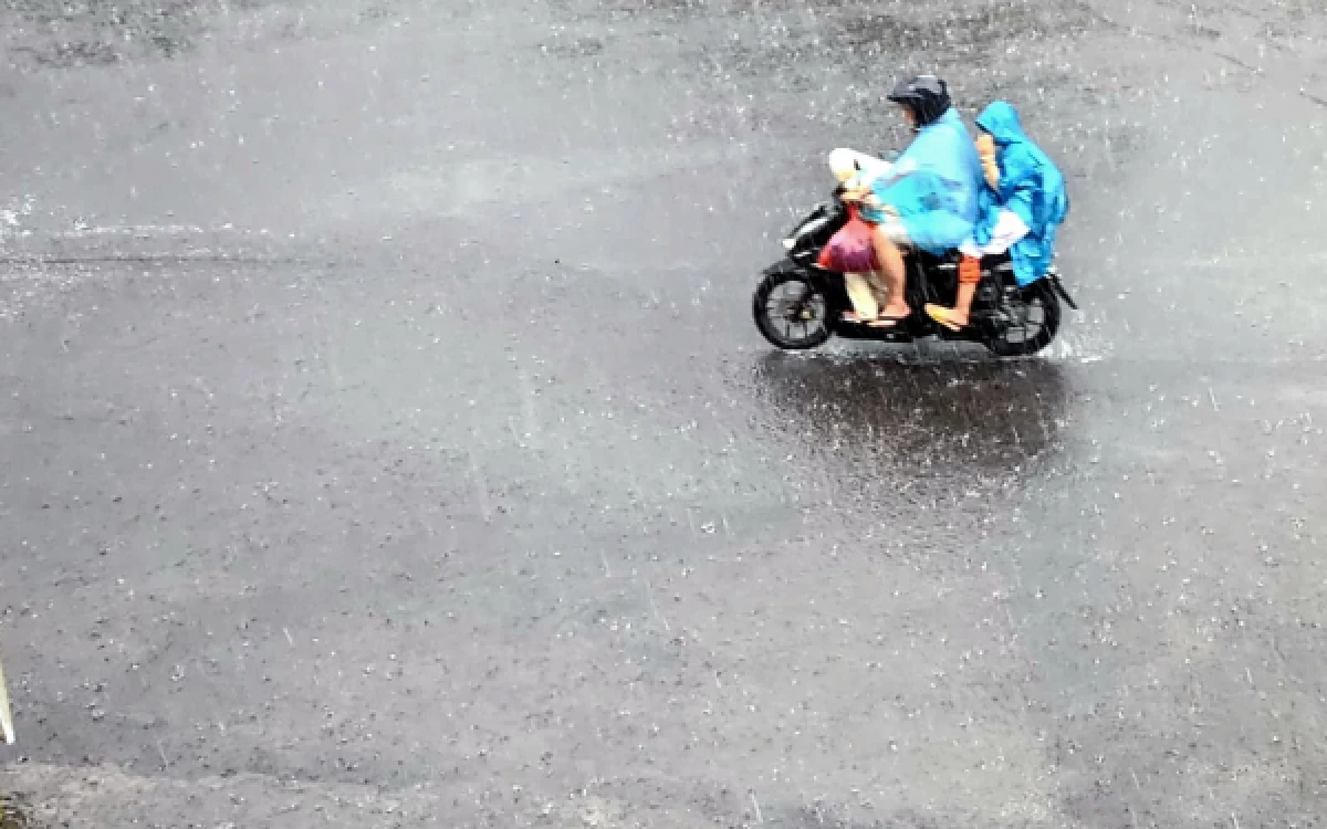 Thumbnail Berita - Prakiraan Cuaca Hari Ini 28 April 2026: Bengkulu Hujan Ringan dan Jambi Berawan Tebal