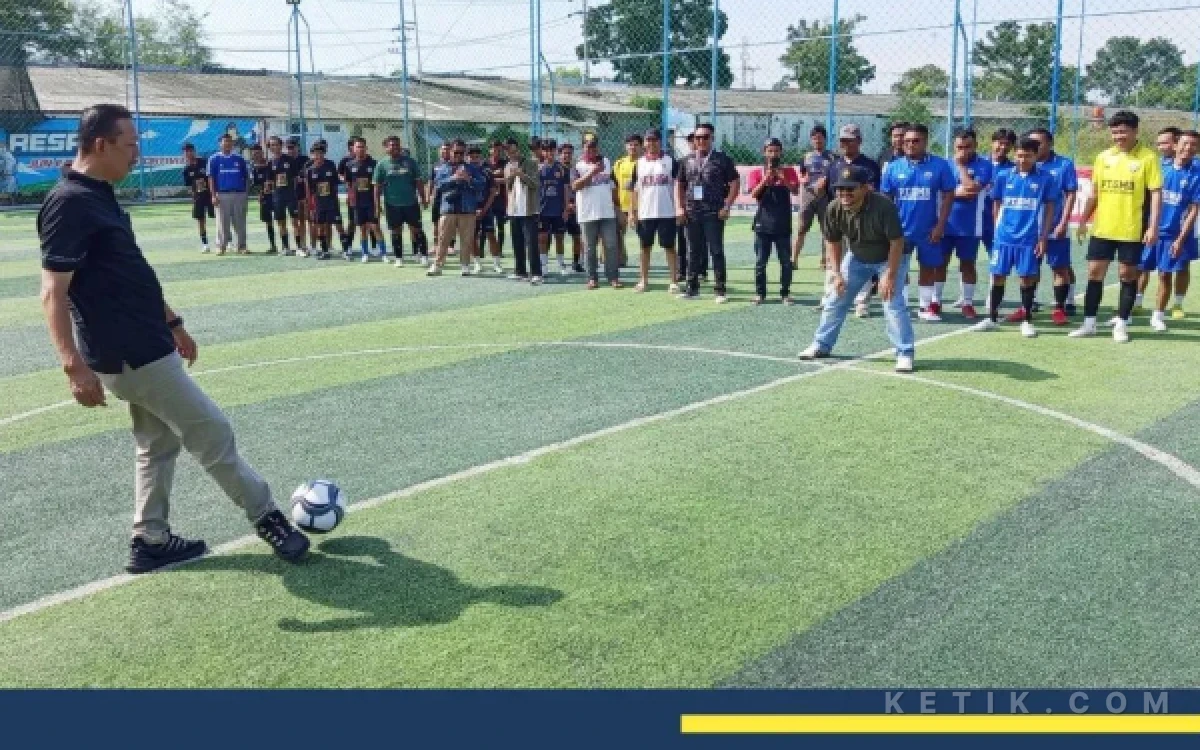 Thumbnail Berita - Bupati Pemalang Buka Turnamen Solidarity Mayday Cup 2026, Dorong Kebersamaan Pekerja