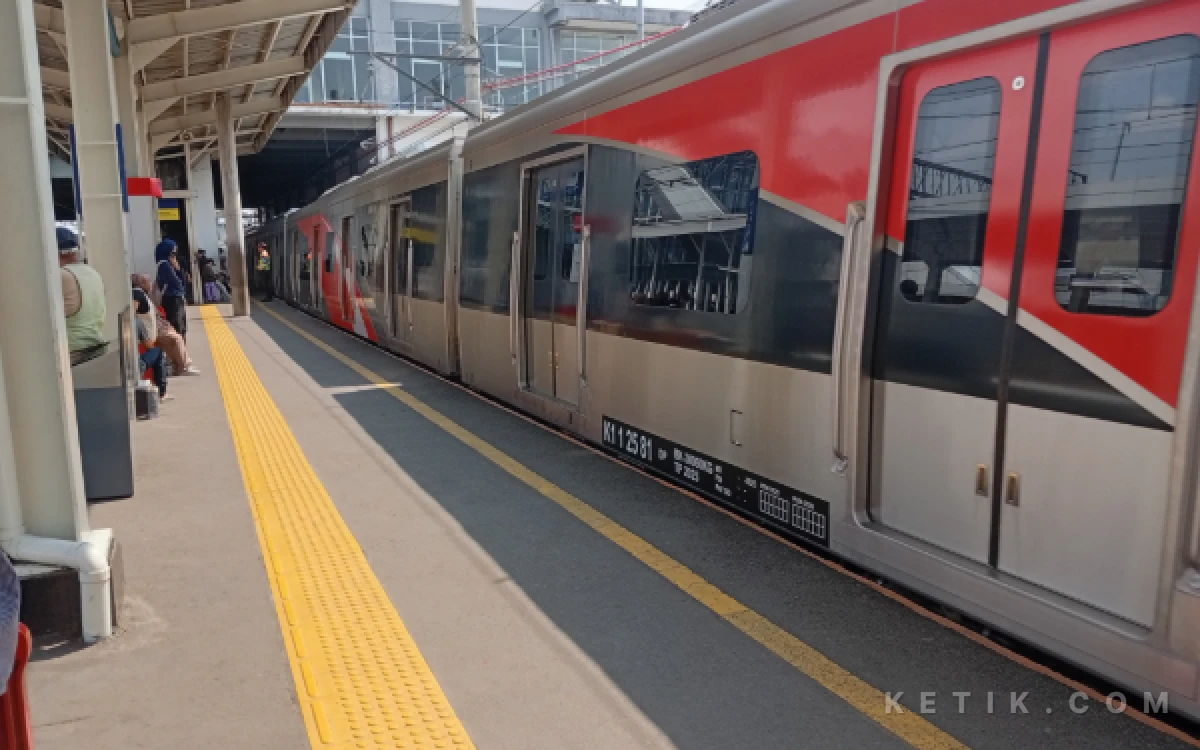 Thumbnail Berita - Stasiun Bekasi Timur Ditutup Sementara, KAI Alihkan Layanan ke Stasiun Bekasi