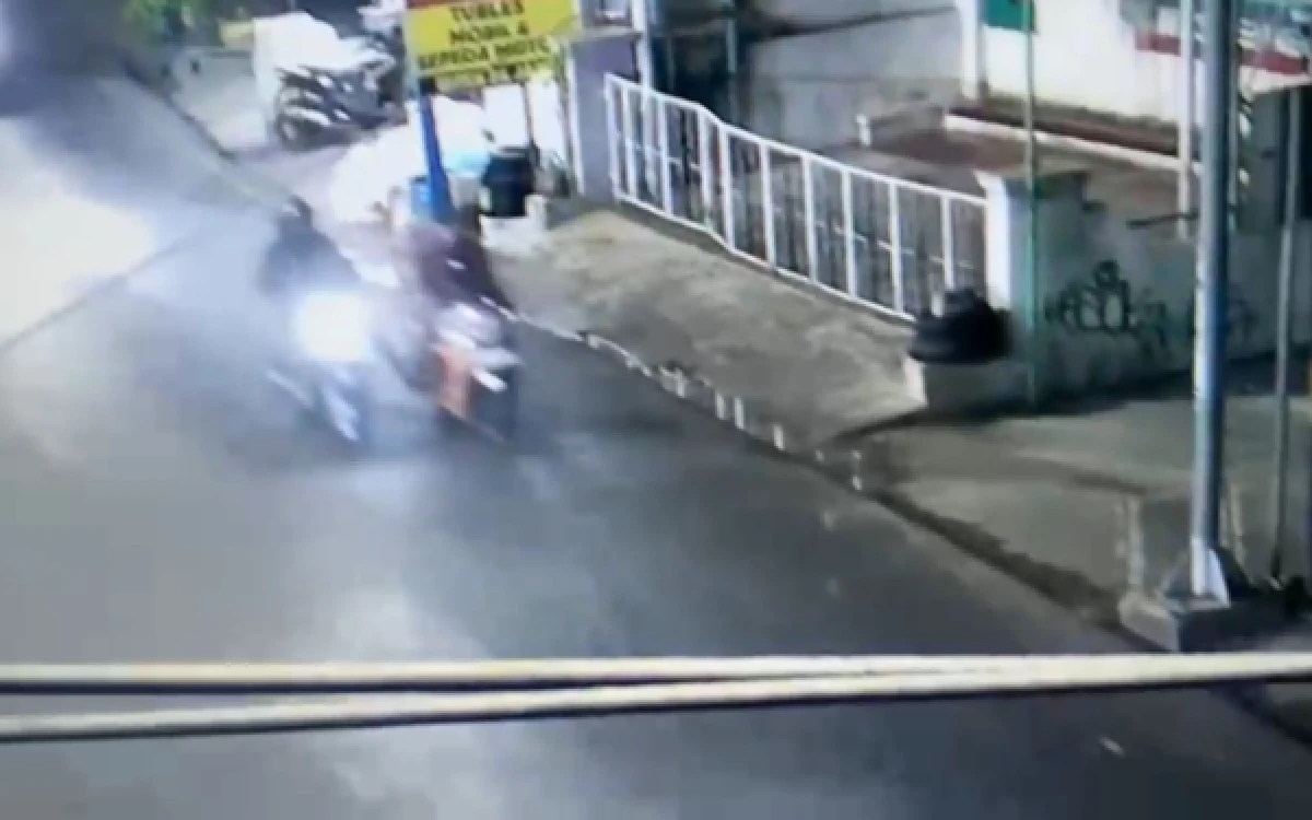 Thumbnail Berita - Curanmor di Lowokwaru Malang, Dua Motor Scoopy Raib Digasak Maling dalam 15 Menit