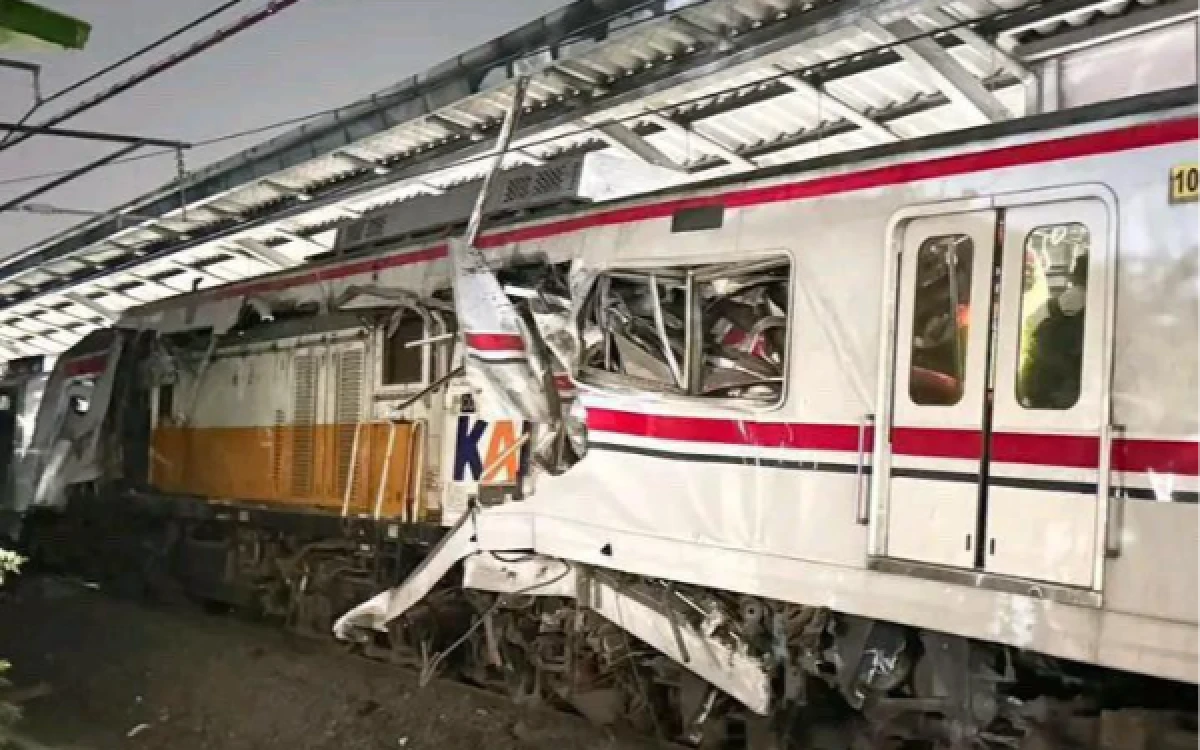 Thumbnail Berita - Korban Meninggal Akibat Tabrakan KRL dan KA Argo Bromo Anggrek Bertambah Jadi 15 Orang