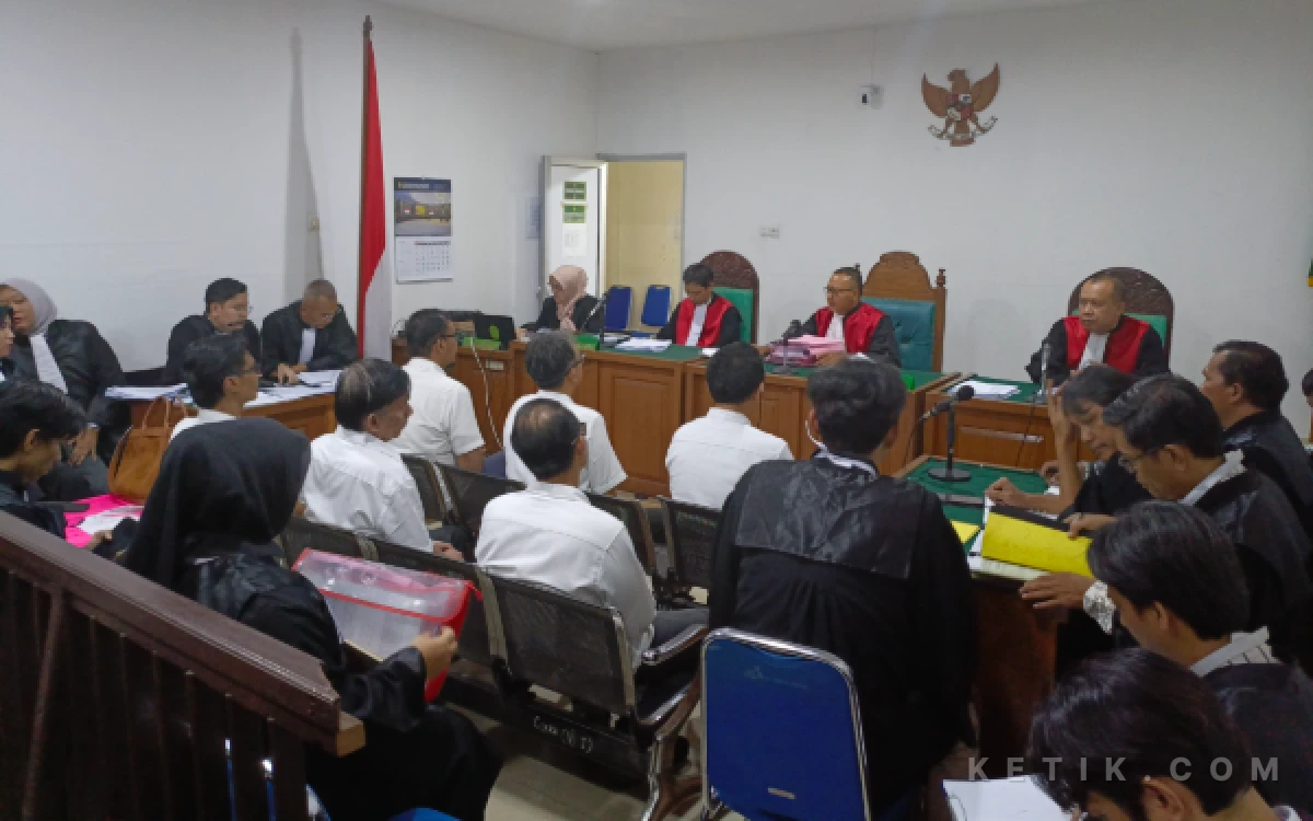 Thumbnail Berita - Sidang Korupsi KUR Bank Sumselbabel, Terungkap Modus Pinjam Identitas hingga Kredit Fiktif Miliaran