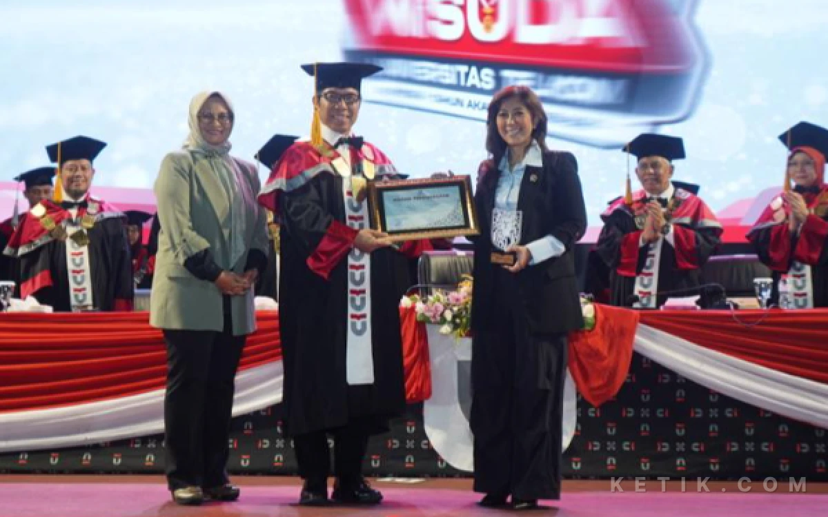 Thumbnail Berita - Meutya Hafid Tekankan Moral dan Etika Digital, 1.502 Wisudawan Tel-U Siap Hadapi Masa Depan