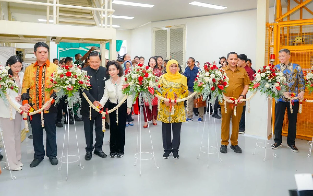 Thumbnail Berita - Resmikan Line 4 Satoria Farma Pasuruan, Gubernur Khofifah Pastikan Pemenuhan Kebutuhan Cairan Infus RS di Jatim