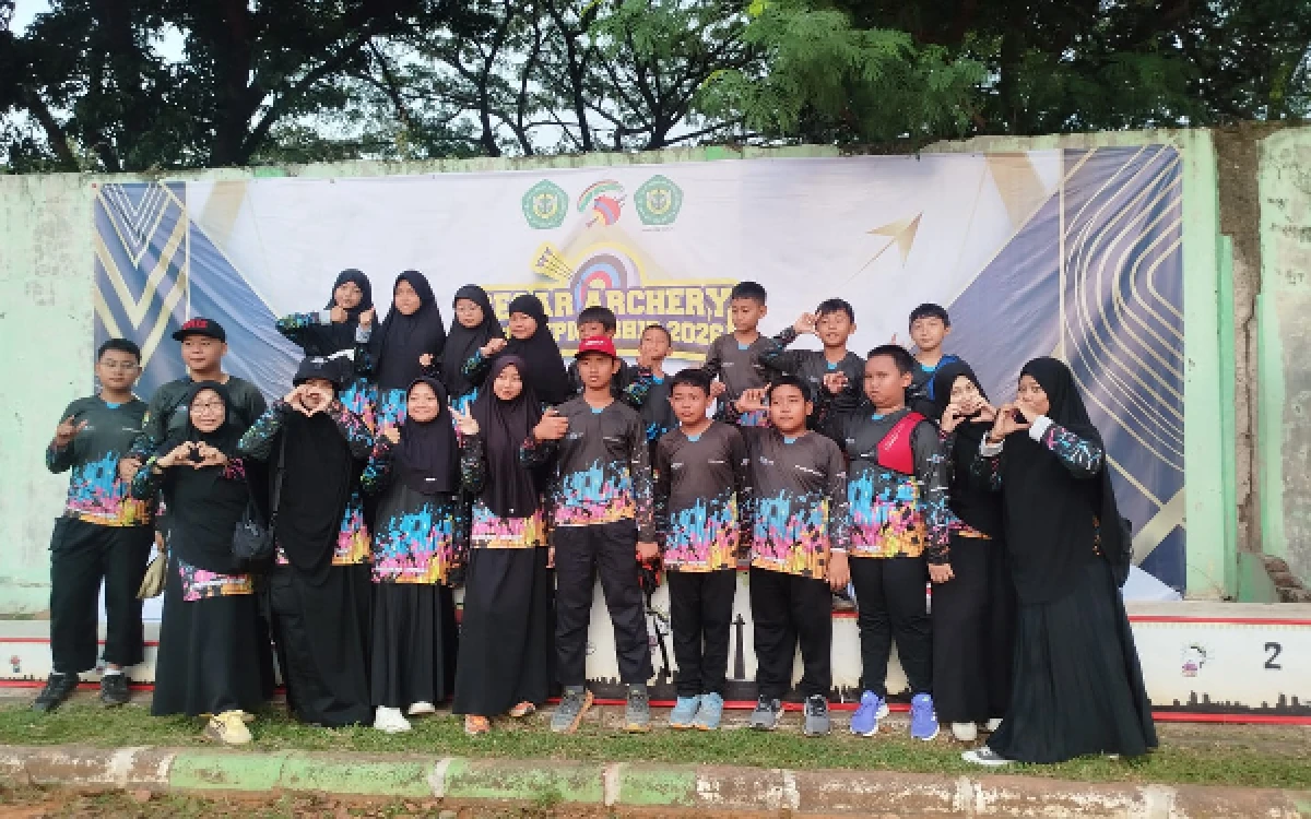 Thumbnail Berita - Dzunnurain Archery Lumajang Sabet 4 Emas di Segar Archery Championship 2026