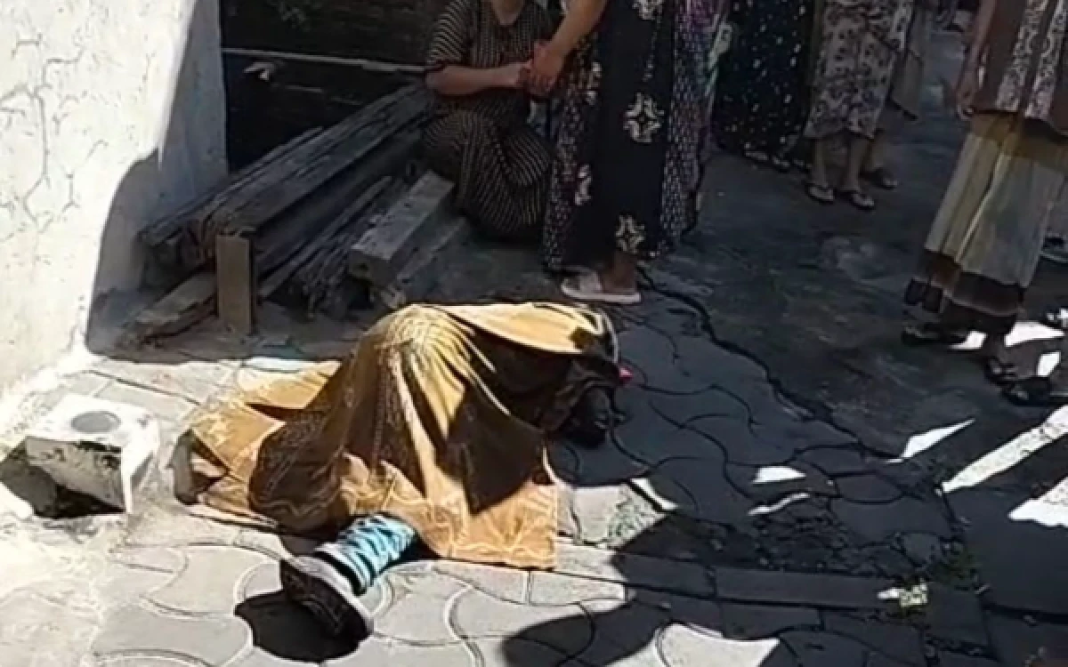 Thumbnail Berita - Geger! Seorang Pria Ditemukan Tewas dengan Luka Bacok di Jalan Wonokusumo Surabaya