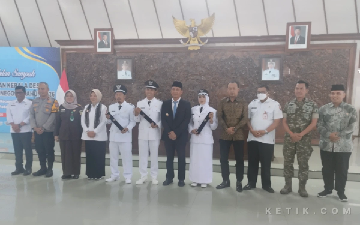 Thumbnail Berita - Bupati Bojonegoro Setyo Wahono Lantik 3 Kades PAW 2026, Tekankan Rekonsiliasi dan Transparansi Dana Desa