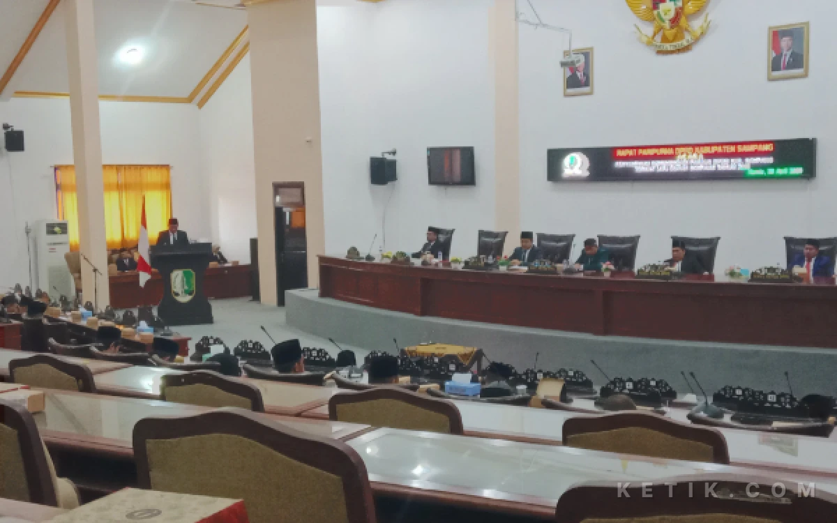 Thumbnail Berita - DPRD Sampang Gelar Paripurna, Empat Perda Disahkan dan LKPJ 2025 Dievaluasi