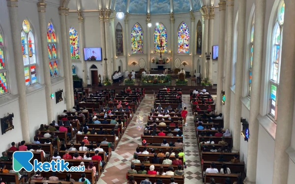 Khidmat, Ibadah Pagi Misa Natal di Gereja Tertua Kota Surabaya