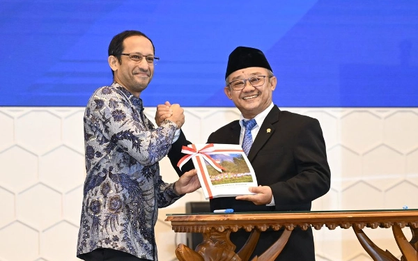 Thumbnail Berita - Breaking News! Pendiri Gojek Nadiem Makarim Tersangka Kasus Pengadaan Laptop