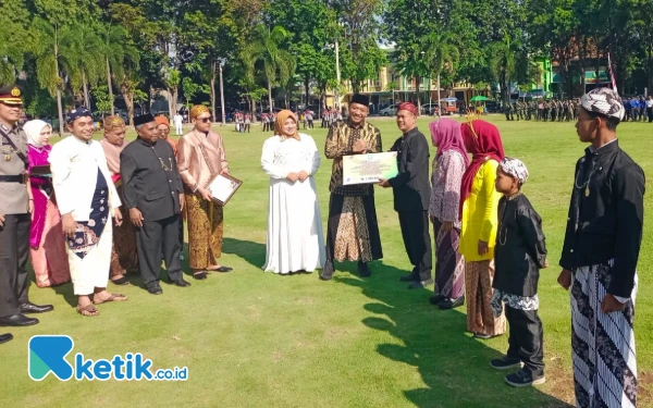 Thumbnail Berita - Peringatan Hardiknas, Bupati Situbondo Serukan Penghentian Pelabelan Negatif Pelajar