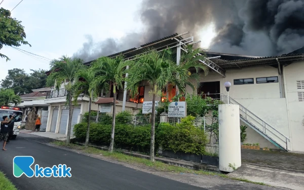 Pabrik Sepatu Karya Mekar Jombang Kebakaran, Tidak Ada Korban Jiwa