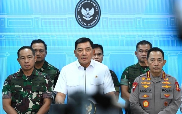 Thumbnail Berita - Prabowo Instruksikan Langkah Tegas dan Terukur ke TNI-Polri