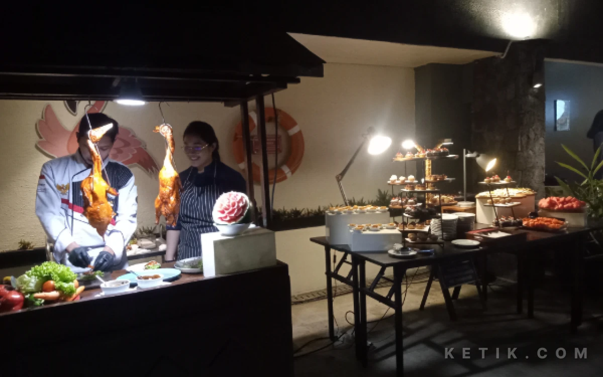 Foto Tenant makanan yang menggiurkan dari Ascent Premiere Hotel Malang di program "Sendja Soiree". (Foto: Aliyah/Ketik.com)