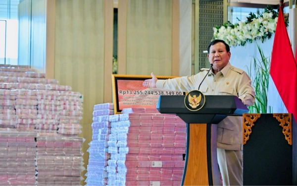 Thumbnail Berita - Disaksikan Presiden Prabowo, Kejagung Serahkan Rp13,25 Triliun Uang Korupsi Ekspor CPO