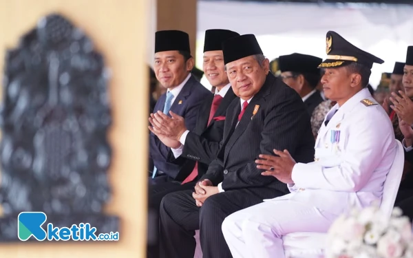 Thumbnail Batal ke IKN, SBY Pilih Hadiri Upacara di Pacitan Bersama Alumni Akmil 1973