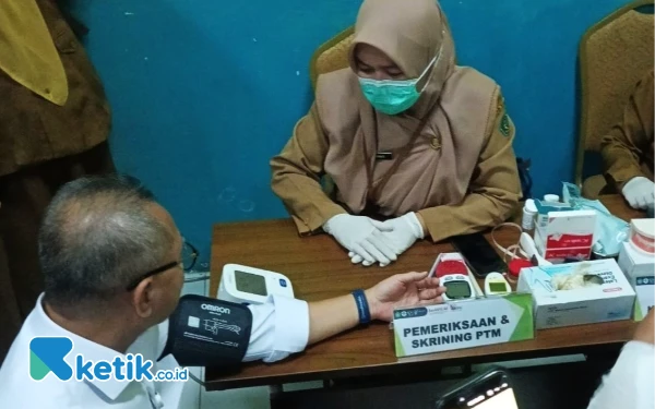 Thumbnail Dikunjungi Menteri Zulkifli Hasan dan Plt Bupati Subandi, Puskesmas Taman Tunjukkan 3 Pemeriksaan Kesehatan