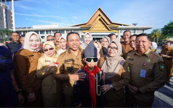 Thumbnail Dikha 'Anak Coki' Pacu Jalur, Dapat Gelar Duta Pariwisata dan Beasiswa dari Gubernur Riau