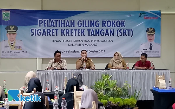 Thumbnail Berita - Pakai DBHCHT, Disperindag Kabupaten Malang Latih Giling Rokok SKT Bagi 750 Orang