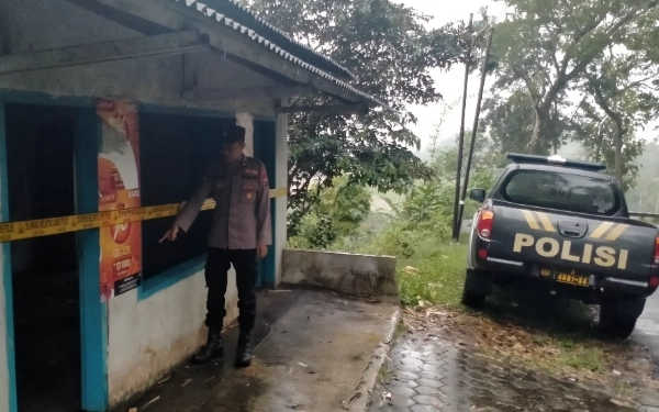 Thumbnail Mayat Bayi Dibungkus Kresek Ditemukan di Toko Kosong, Polres Malang Buru Pelaku Pembuangan