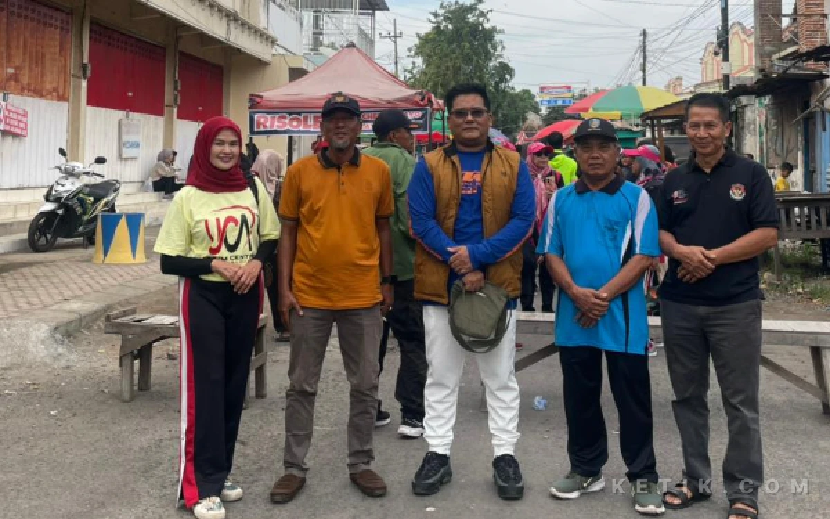 Thumbnail Berita - Dukung Pelaku UMKM di CFD Seruni, Camat Asembagus Situbondo Support Kupon Belanja