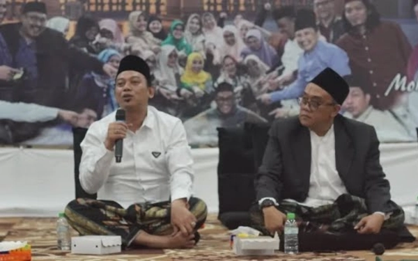 Thumbnail Berita - Sikapi Situasi Nasional, Pengasuh Ponpes Tambakberas Ajak Masyarakat Jernih Berfikir