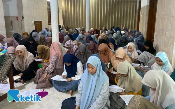 Thumbnail Berita - Pesantren dan Sekolah Ketangguhan: Santri Belajar Hidup, Kyai Menanamkan Nilai