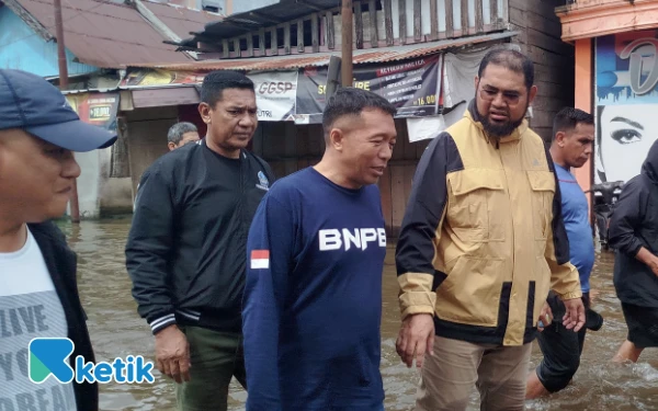 Thumbnail Berita - Banjir di Pulau Bacan: 640 Keluarga Mengungsi, 2 Unit Jembatan Patah 1 Rumah Rusak