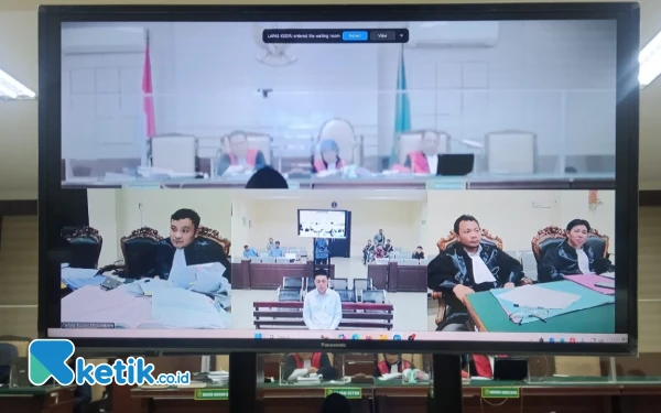 Thumbnail Ingin Kaya, Mantan Manajer Bank Gelapkan Dana Nasabah untuk Judi Online dan Trading Saham