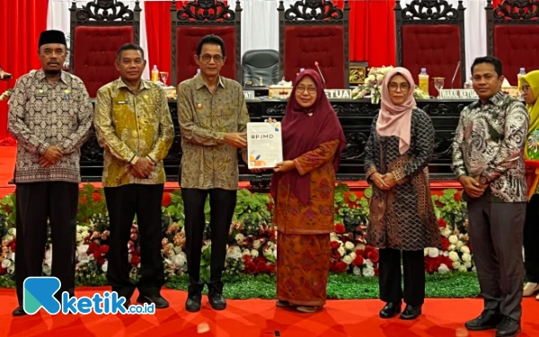 Thumbnail Berita - DPRD Terima Dokumen Ranwal RPJMD Halmahera Selatan 2025-2029