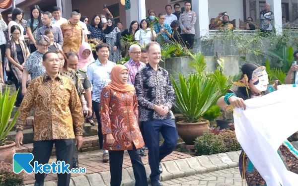 Thumbnail Berita - Wamendiktisaintek Prof Fauzan Apresiasi King's Collage London di KEK Singhasari