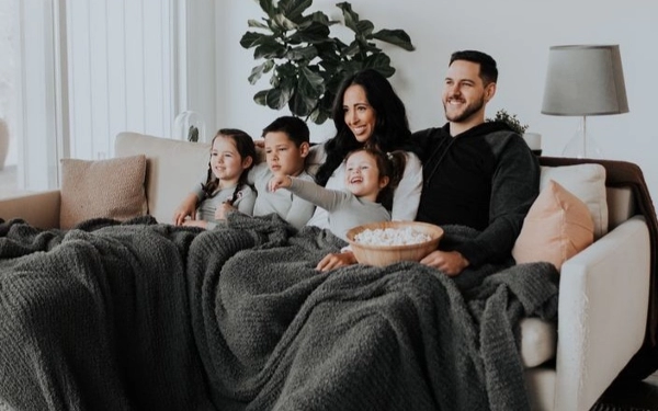 Thumbnail Rekomendasi Film Akhir Pekan, Cocok Dinikmati bersama Keluarga 