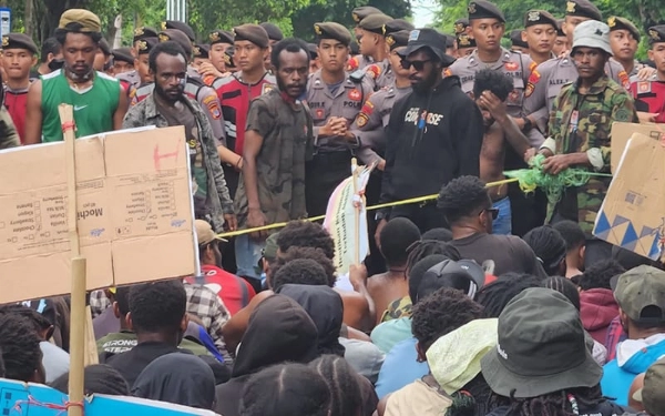 Thumbnail Pemerintah dan APH Didesak Jaga Demokrasi serta Kebebasan Berekspresi di Indonesia