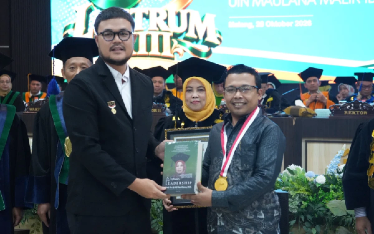 Thumbnail Berita - Dies Natalis ke-65 UIN Malang Diwarnai Prestasi, Buku Biografi Prof. Ilfi Nur Diana Raih Rekor MURI