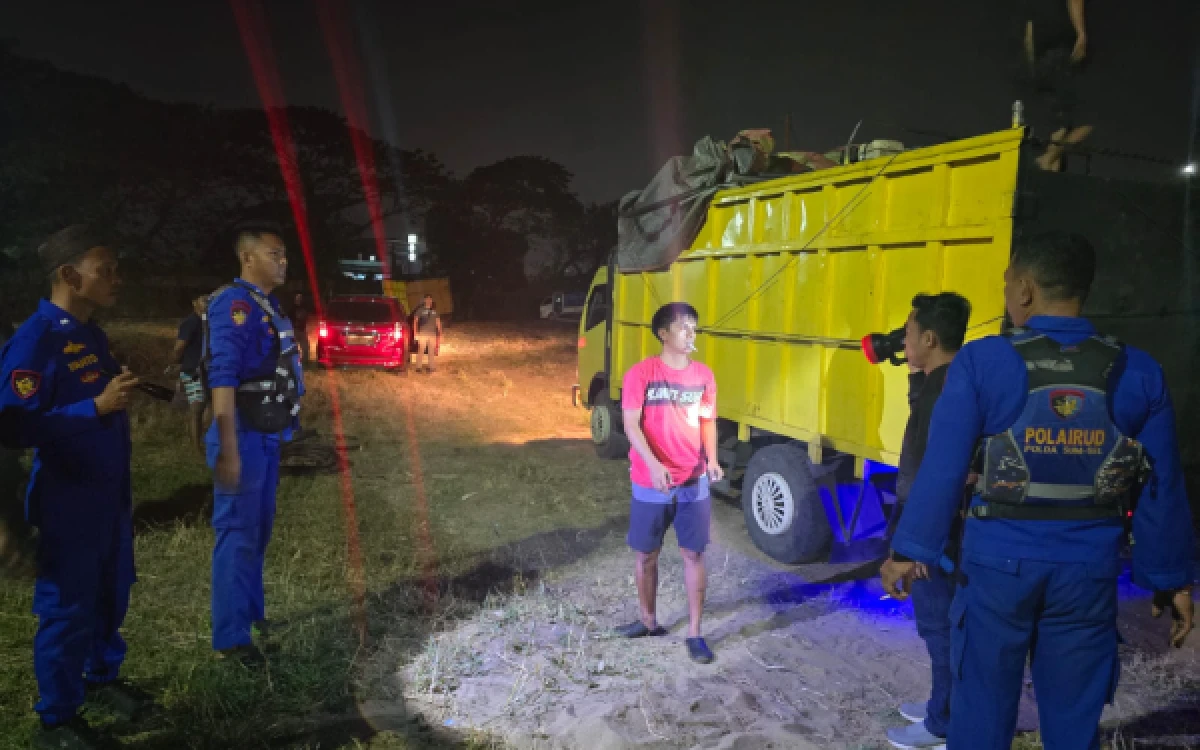 Thumbnail Berita - Terbongkar! Sindikat Pengangkut 21 Ton Solar Ilegal di Sungai Musi Ternyata Sudah Beraksi Berkali-kali