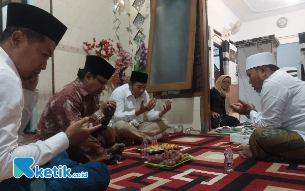 Thumbnail Calon Bupati Sidoarjo Subandi Sowan ke Kiai-Kiai NU, Didoakan Selalu Sukses