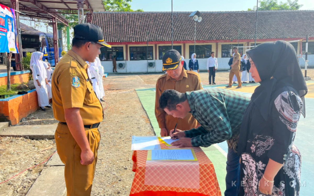 Thumbnail Berita - Tak Ada Perpeloncoan, SMKN 1 Sugihwaras Bojonegoro Gelar MPLS Ramah untuk 288 Siswa Baru
