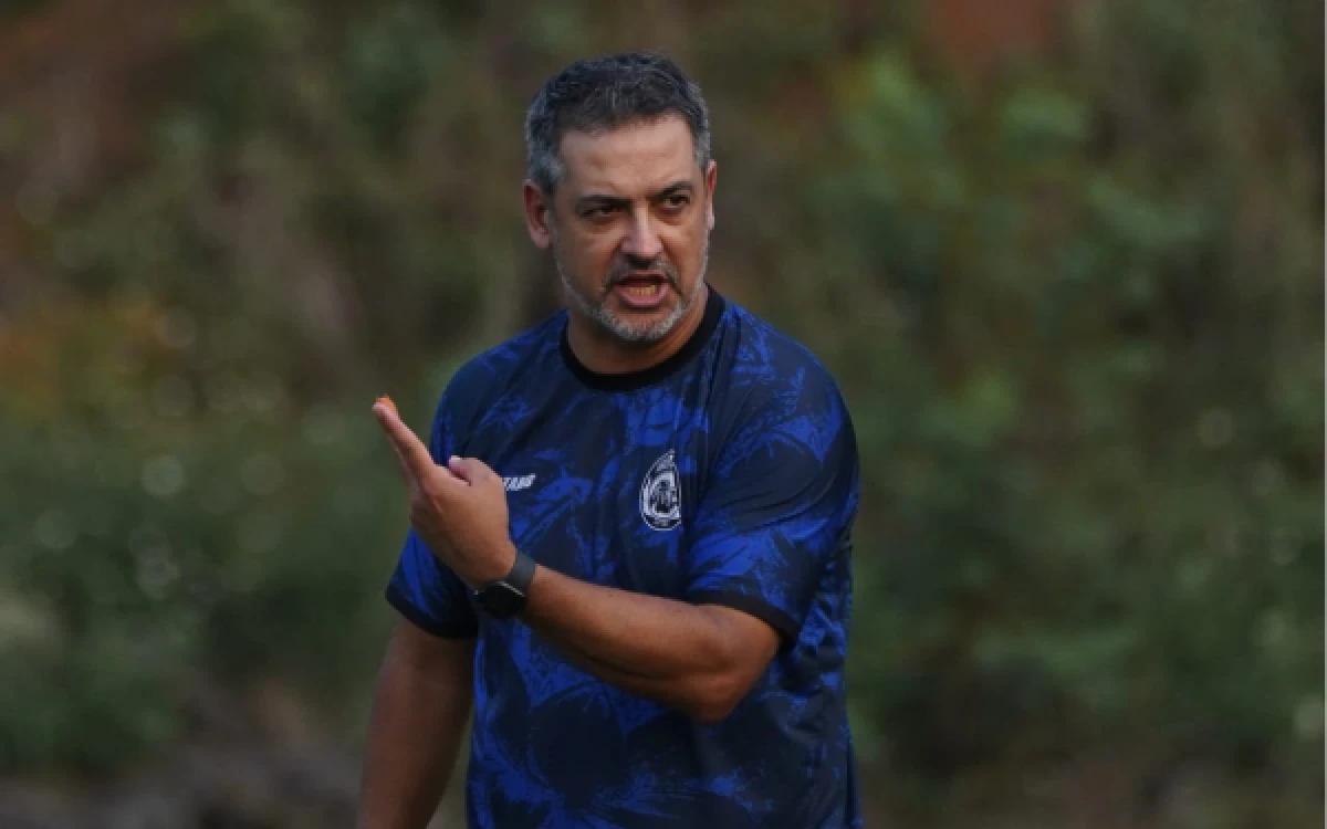 Thumbnail Berita - Paceklik Kemenangan, Arema FC Resmi Pecat Marcos Santos