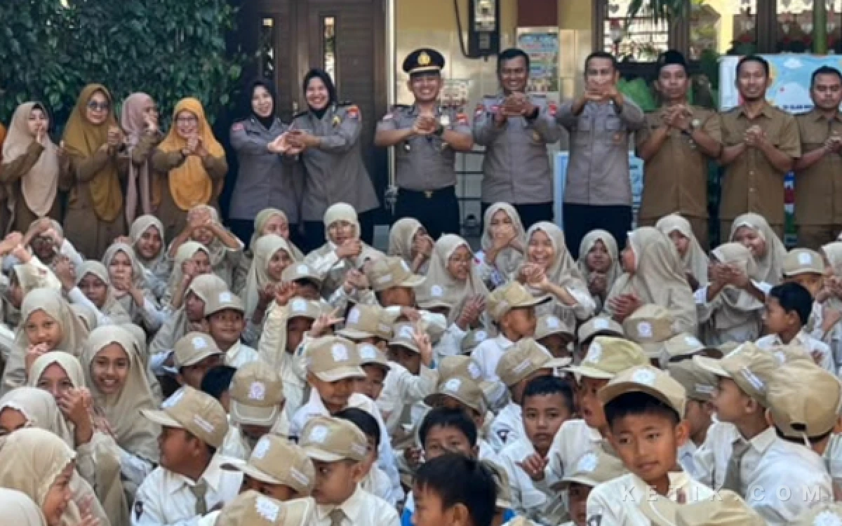 Thumbnail Berita - Satbinmas Polres Situbondo Sosialisasi Anti Bullying di SDI Muhammadiyah 1 Panji