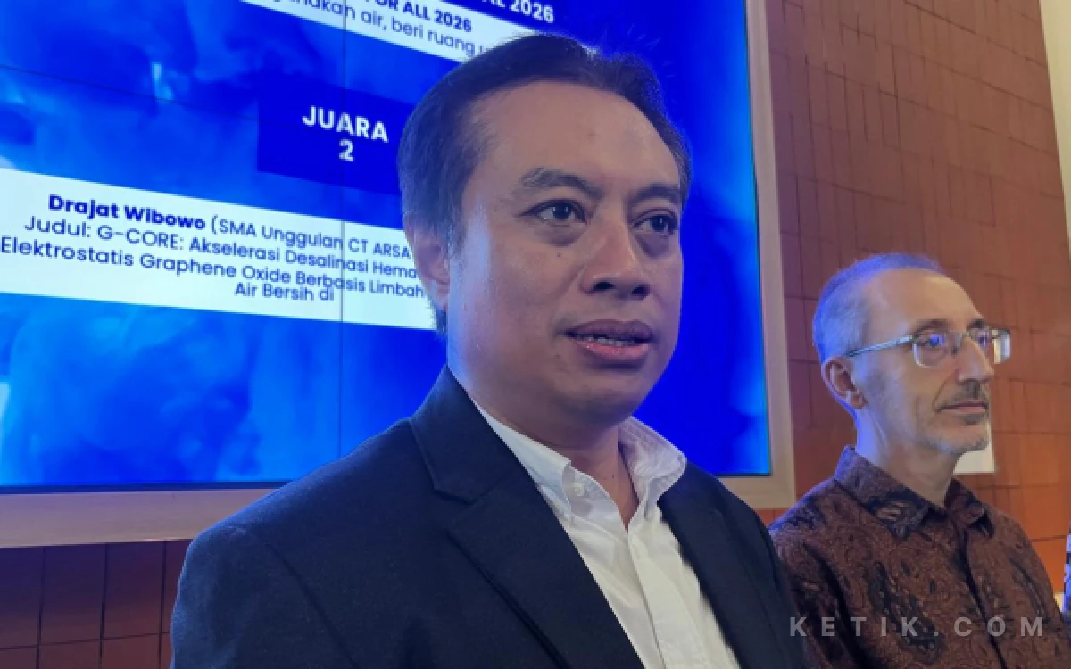 Foto Wakil Rektor IV UB, Prof Andi Kurniawan merespon penolakan mahasiswa dan civitas akademika terhadap pengelolaan MBG oleh kampus. (Foto: Lutfia/Ketik.com)