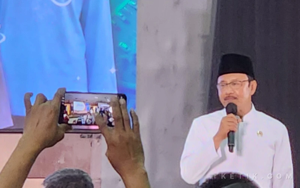 Thumbnail Berita - Taruna Akmil Dilibatkan di Sekolah Rakyat! Mensos Gus Ipul Ingin Siswa Terbiasa Disiplin, Tertib dan Rapi