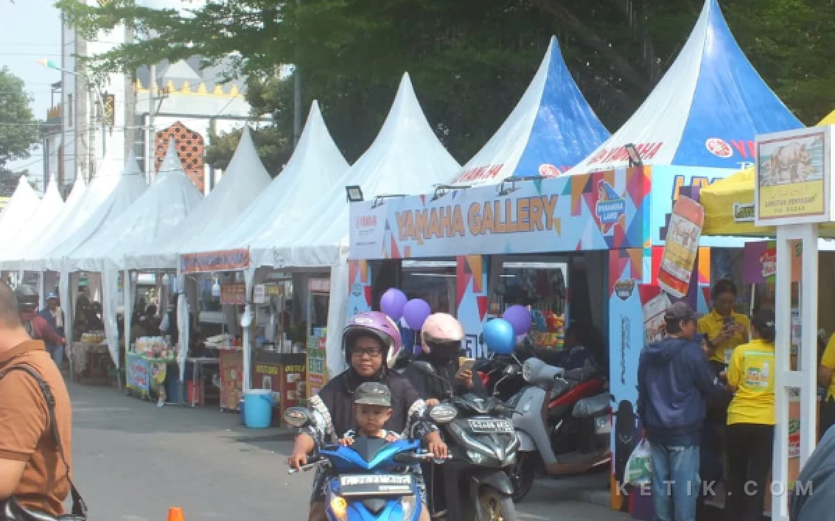 Thumbnail Berita - Gratis Lapak, UMKM Brebes Panen Berkah di Festival Bawang Merah