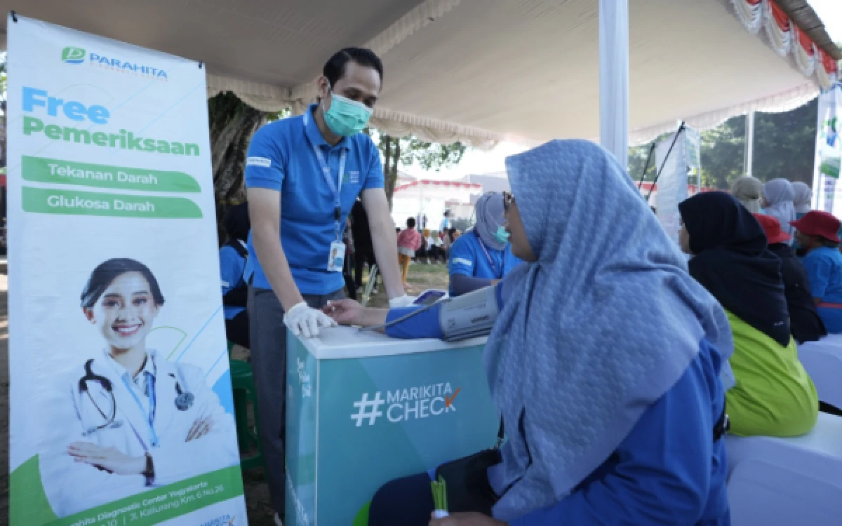 Foto Di sela kegiatan Semarak Gerak Sehat Prolanis, antusiasme peserta sangat luar biasa dalam mengikuti rangkaian pemeriksaan kesehatan gratis. (Foto: Pemkab Sleman for Ketik.com)