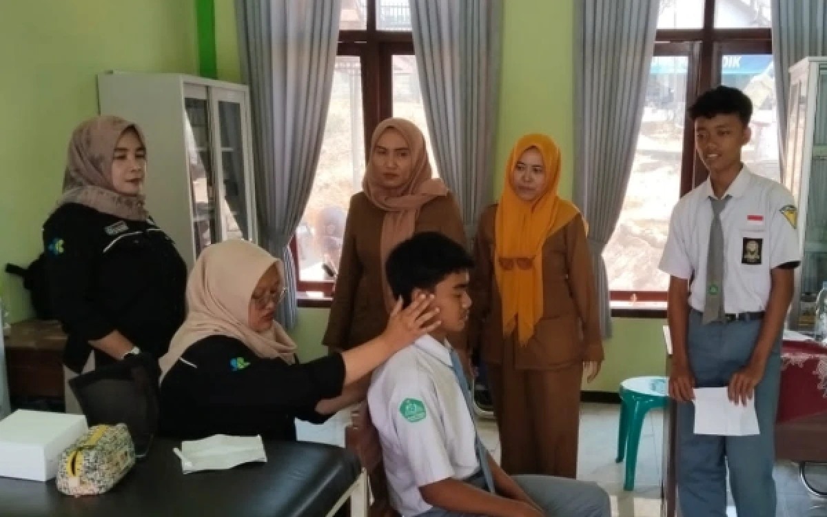 Thumbnail Berita - Sinergi Kuat PKM dan SMKN 1 Pagerwojo, Hadirkan Layanan Cek Kesehatan Gratis Bagi Ratusan Siswa