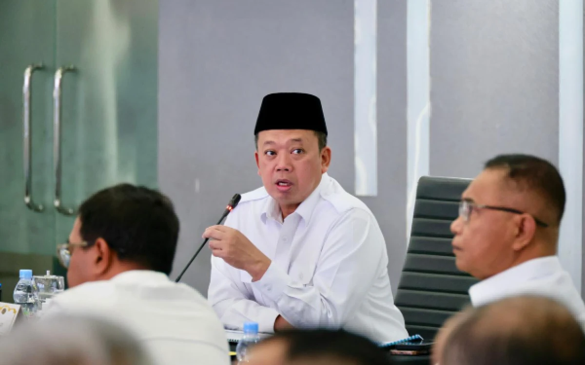 Thumbnail Berita - Menteri Nusron Instruksikan Jajaran Tuntaskan Berkas Layanan Pertanahan