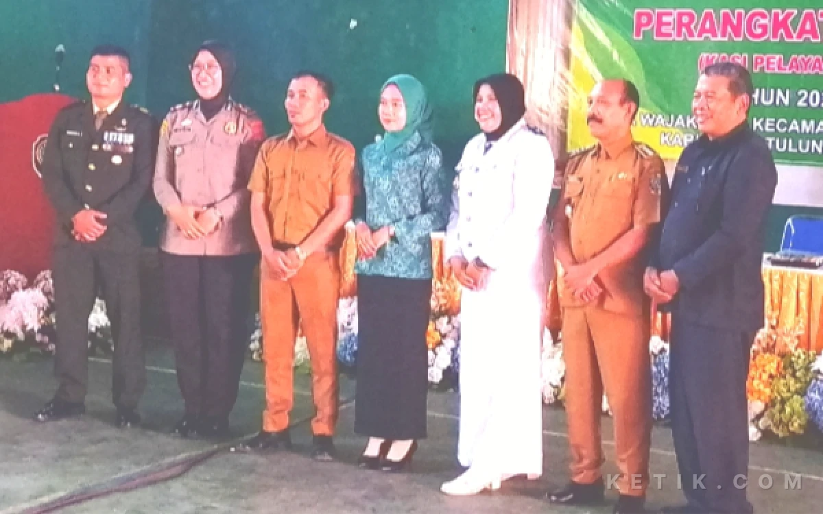 Thumbnail Berita - Pelantikan Kasi Pelayanan Desa Wajak Kidul, Plt Kepala DPMD Tulungagung Ingatkan Peran Perangkat sebagai Pelayan Masyarakat