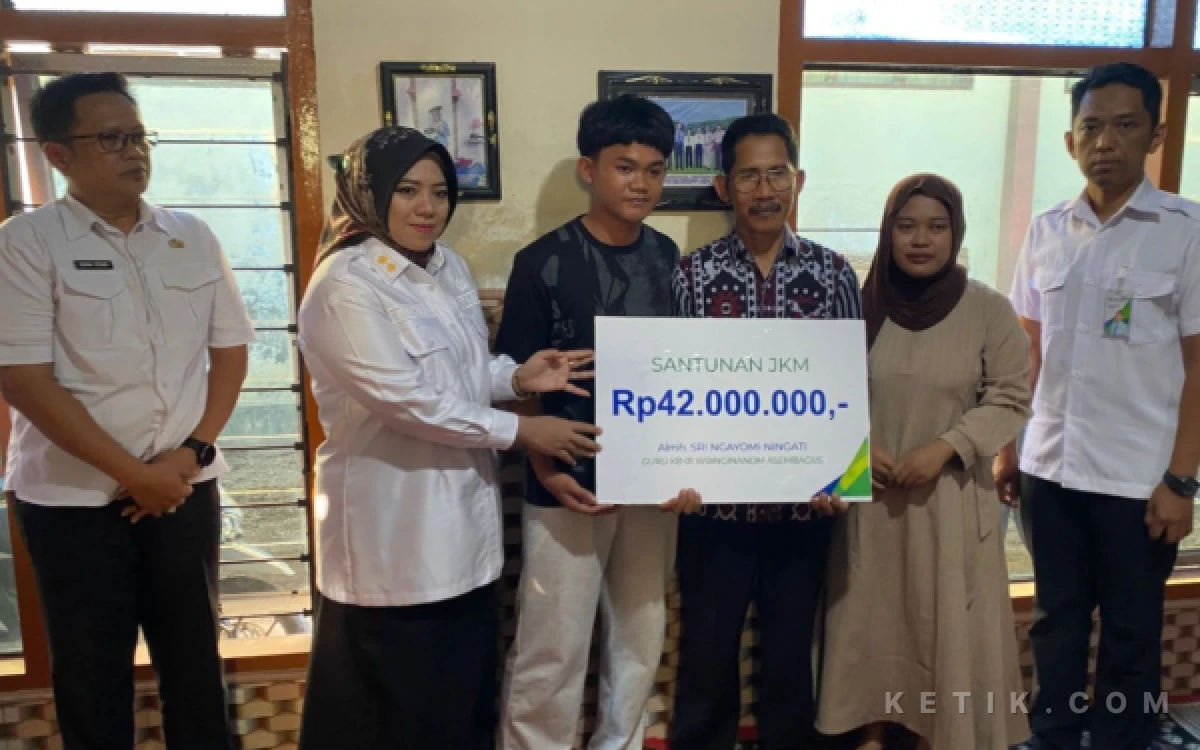 Thumbnail Berita - Suasana Haru Warnai Penyerahan Santunan Kematian kepada Ahli Waris Guru KB 01 Wringinanom Situbondo